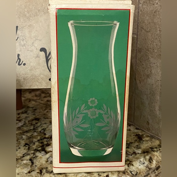 Vintage 1986 Hand Cut Etched Floral Engraved Crystal Pear Shape Bud Vase 7” NIB - Picture 10 of 13
